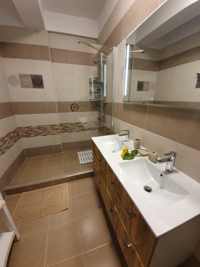 Alessia Lux Apartament Prima Linie Malul Marii Năvodari Exteriör bild